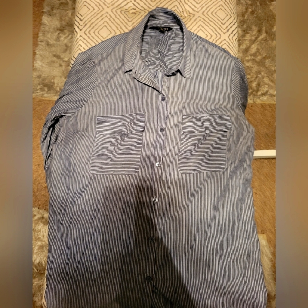 Your next favorite Express Women's shirt today!